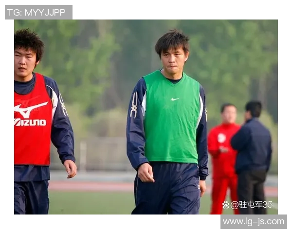 外国足球明星与中国球迷亲密互动 共话足球梦想与文化交流 外国足球明星与中国球迷亲密互动 共话足球梦想与文化交流